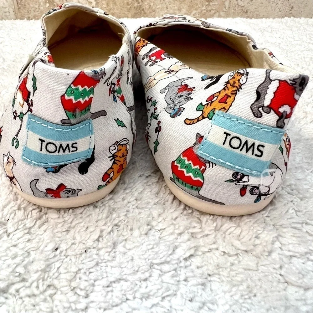 NEW TOMS Women’s Belmont Holiday Cats Print Light Grey Flats Shoes Size 7.5